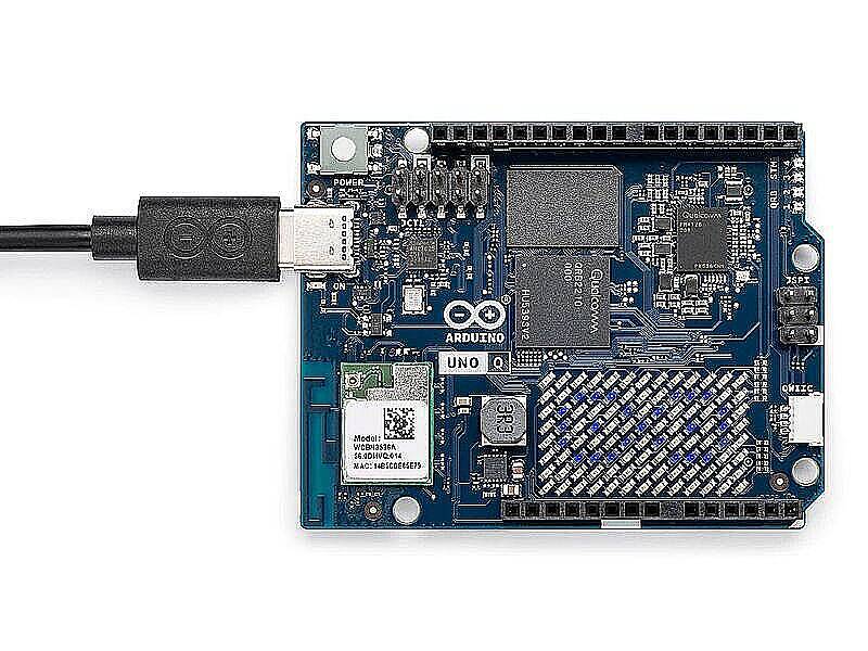 Arduino UNO Q 2GB Geliştirme Kartı - Qualcomm Dragonwing QRB2210 - 16GB eMMC - 6