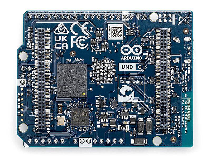 Arduino UNO Q 4GB Geliştirme Kartı - Qualcomm Dragonwing QRB2210 - 32GB eMMC - 3